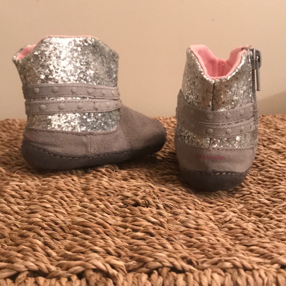 Stride Rite Crawler booties